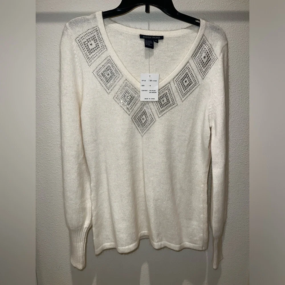 CLEARANCE NWT Boston Proper Women’s Medium White Bedazzled V-Neck Angora Sweater - Picture 8 of 10